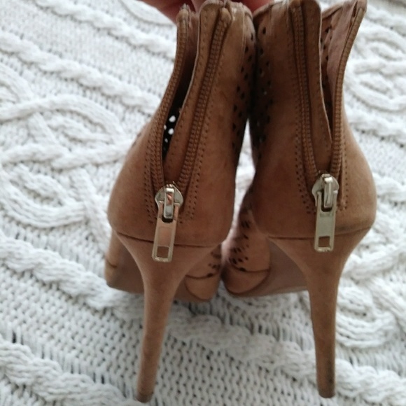 Brown Heels - Picture 6 of 8